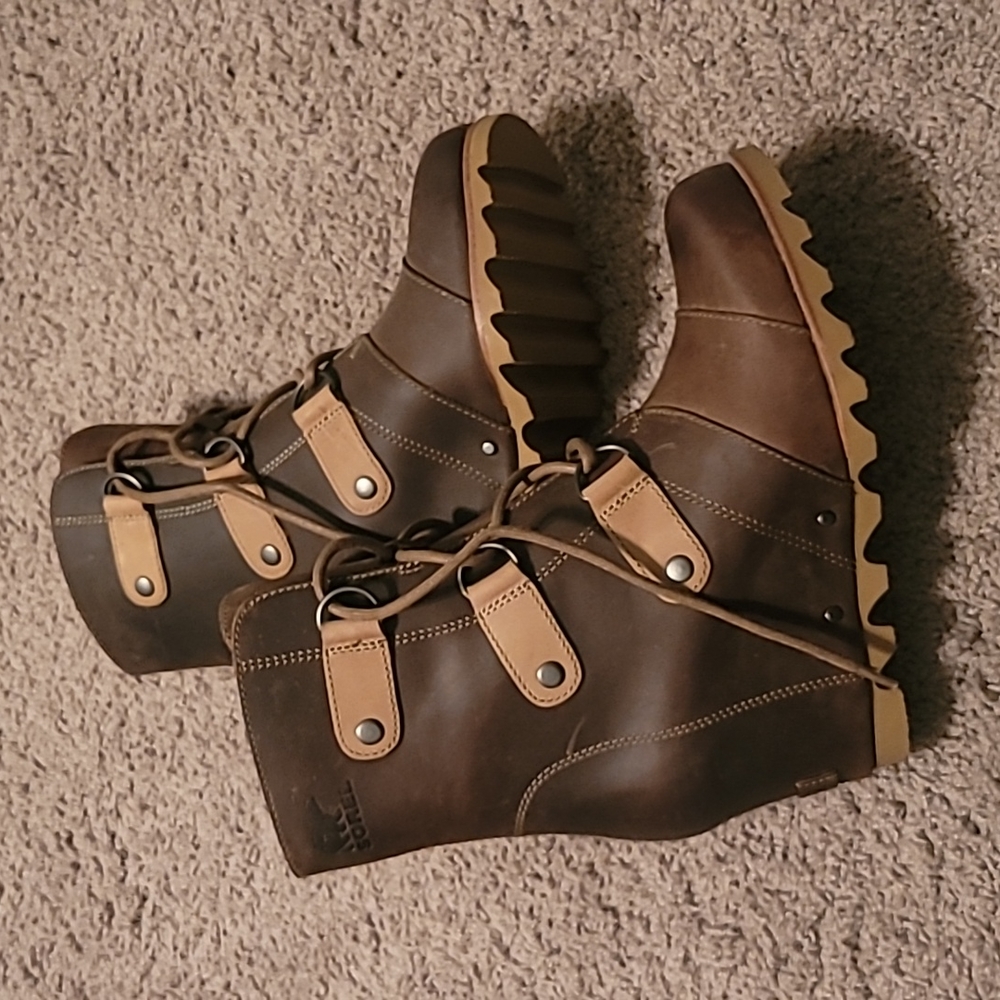 New with Tags Sorel Joan of Arctic Leather Wedge size 7.5